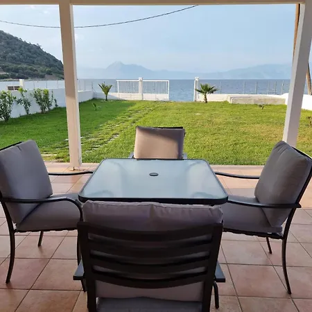 Boutique Maisonnette At Beachfront Holiday home