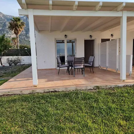 Boutique Maisonnette At Beachfront Holiday home Skhoinos