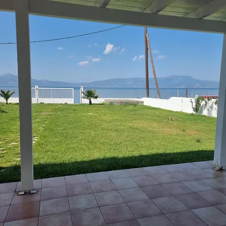 Boutique Maisonnette At Beachfront Casa de Férias Skhoinos